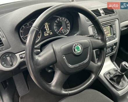 Серый Шкода Октавия, объемом двигателя 1.8 л и пробегом 212 тыс. км за 9333 $, фото 26 на Automoto.ua