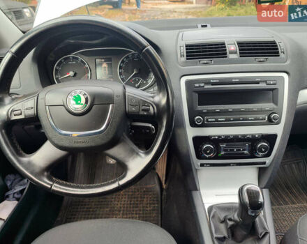 Шкода Октавія 2011 у Тульчине на Automoto.ua Сірий Шкода Октавія, об'ємом двигуна 1.2 л та пробігом 186 тис. км за 6800 $, фото 14 на Automoto.ua