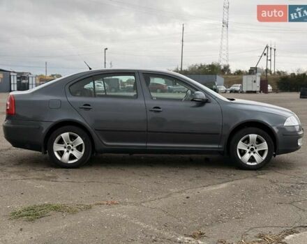 Серый Шкода Октавия, объемом двигателя 1.6 л и пробегом 301 тыс. км за 7500 $, фото 5 на Automoto.ua