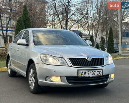Сірий Шкода Октавія, об'ємом двигуна 1.8 л та пробігом 215 тис. км за 6350 $, фото 1 на Automoto.ua