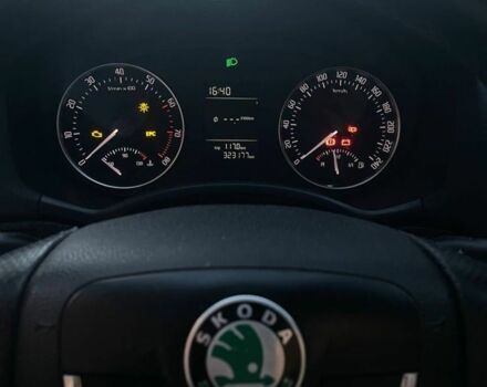 Шкода Октавія 2011 у Києві на Automoto.ua Сірий Шкода Октавія, об'ємом двигуна 1.8 л та пробігом 323 тис. км за 9000 $, фото 9 на Automoto.ua