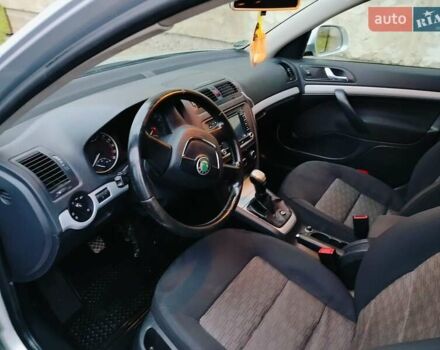 Серый Шкода Октавия, объемом двигателя 1.97 л и пробегом 322 тыс. км за 7500 $, фото 4 на Automoto.ua