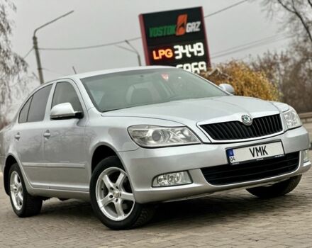 Серый Шкода Октавия, объемом двигателя 1.6 л и пробегом 221 тыс. км за 7600 $, фото 2 на Automoto.ua