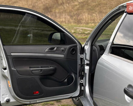 Серый Шкода Октавия, объемом двигателя 1.6 л и пробегом 202 тыс. км за 7700 $, фото 10 на Automoto.ua