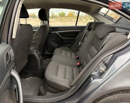 Серый Шкода Октавия, объемом двигателя 1.6 л и пробегом 301 тыс. км за 7500 $, фото 12 на Automoto.ua