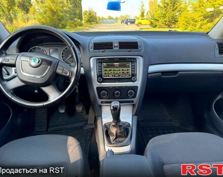 Серый Шкода Октавия, объемом двигателя 1.8 л и пробегом 221 тыс. км за 8000 $, фото 5 на Automoto.ua