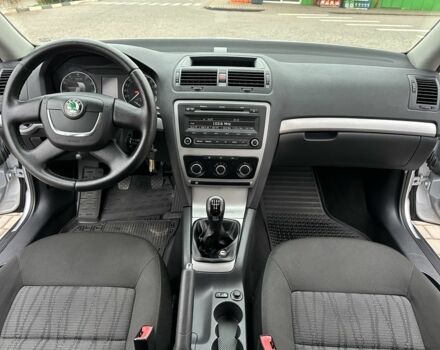 Серый Шкода Октавия, объемом двигателя 1.6 л и пробегом 221 тыс. км за 7600 $, фото 17 на Automoto.ua