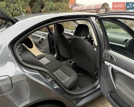 Серый Шкода Октавия, объемом двигателя 1.6 л и пробегом 77 тыс. км за 10900 $, фото 18 на Automoto.ua