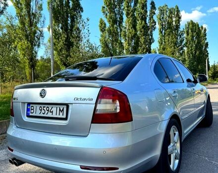 Серый Шкода Октавия, объемом двигателя 1.8 л и пробегом 221 тыс. км за 8000 $, фото 3 на Automoto.ua