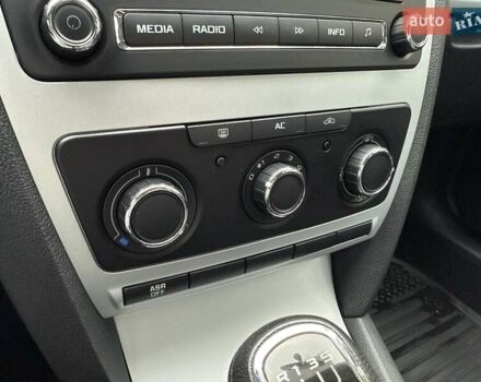 Серый Шкода Октавия, объемом двигателя 1.6 л и пробегом 77 тыс. км за 10900 $, фото 43 на Automoto.ua