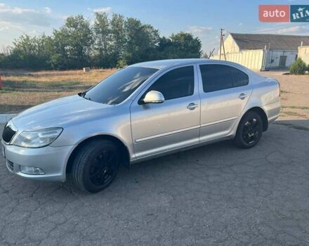 Шкода Октавия 2011 в Никополе на Automoto.ua Серый Шкода Октавия, объемом двигателя 1.8 л и пробегом 335 тыс. км за 6199 $, фото 1 на Automoto.ua