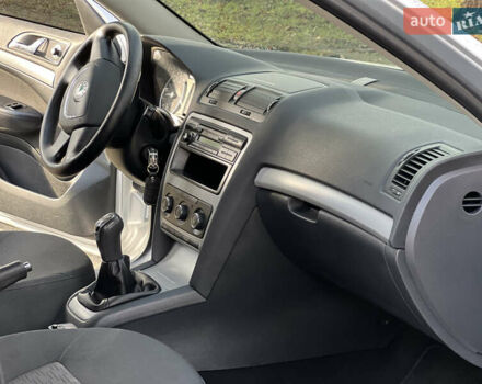 Серый Шкода Октавия, объемом двигателя 1.6 л и пробегом 254 тыс. км за 7500 $, фото 16 на Automoto.ua