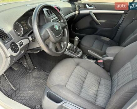 Сірий Шкода Октавія, об'ємом двигуна 1.8 л та пробігом 250 тис. км за 7800 $, фото 39 на Automoto.ua