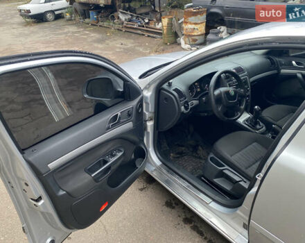 Сірий Шкода Октавія, об'ємом двигуна 1.8 л та пробігом 250 тис. км за 7000 $, фото 8 на Automoto.ua