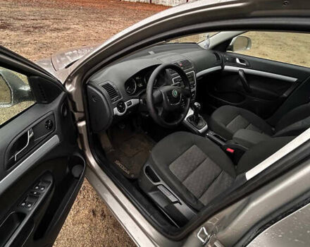 Серый Шкода Октавия, объемом двигателя 1.8 л и пробегом 263 тыс. км за 5999 $, фото 5 на Automoto.ua