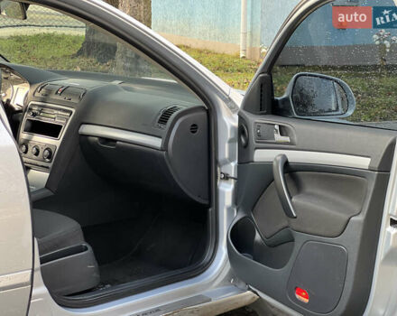 Серый Шкода Октавия, объемом двигателя 1.6 л и пробегом 254 тыс. км за 7500 $, фото 18 на Automoto.ua