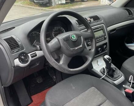 Серый Шкода Октавия, объемом двигателя 1.6 л и пробегом 237 тыс. км за 6500 $, фото 3 на Automoto.ua