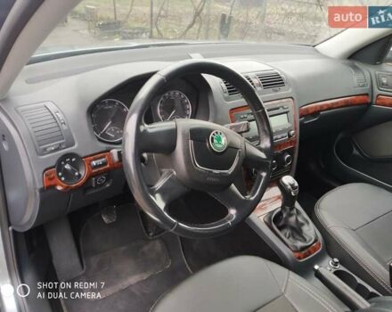 Сірий Шкода Октавія, об'ємом двигуна 1.8 л та пробігом 256 тис. км за 10500 $, фото 5 на Automoto.ua