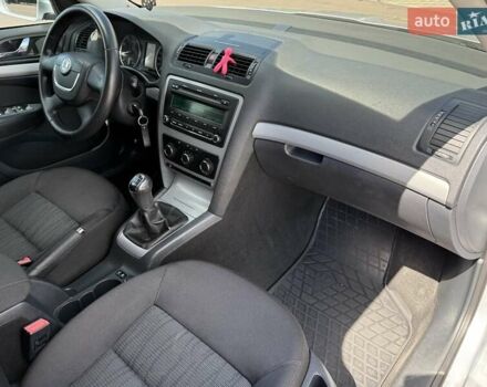 Сірий Шкода Октавія, об'ємом двигуна 1.8 л та пробігом 250 тис. км за 7800 $, фото 53 на Automoto.ua