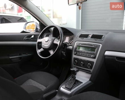 Серый Шкода Октавия, объемом двигателя 1.8 л и пробегом 201 тыс. км за 8900 $, фото 12 на Automoto.ua