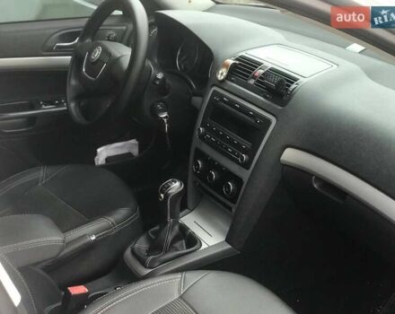 Сірий Шкода Октавія, об'ємом двигуна 1.6 л та пробігом 271 тис. км за 9400 $, фото 7 на Automoto.ua