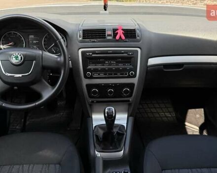 Сірий Шкода Октавія, об'ємом двигуна 1.8 л та пробігом 250 тис. км за 7800 $, фото 57 на Automoto.ua