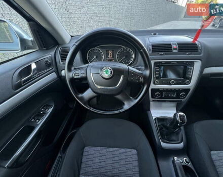 Серый Шкода Октавия, объемом двигателя 1.6 л и пробегом 220 тыс. км за 8500 $, фото 117 на Automoto.ua