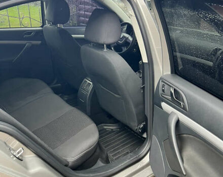 Серый Шкода Октавия, объемом двигателя 1.6 л и пробегом 204 тыс. км за 8000 $, фото 7 на Automoto.ua