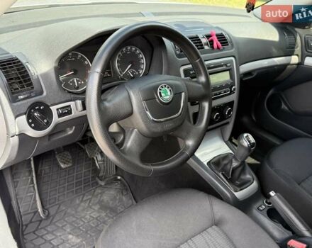 Сірий Шкода Октавія, об'ємом двигуна 1.8 л та пробігом 250 тис. км за 7800 $, фото 42 на Automoto.ua