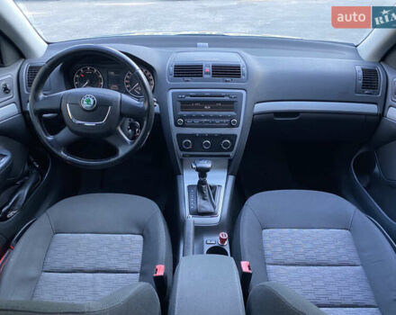 Шкода Октавія 2012 у Києві на Automoto.ua Сірий Шкода Октавія, об'ємом двигуна 1.8 л та пробігом 196 тис. км за 8000 $, фото 7 на Automoto.ua