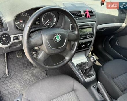 Сірий Шкода Октавія, об'ємом двигуна 1.8 л та пробігом 250 тис. км за 7800 $, фото 45 на Automoto.ua