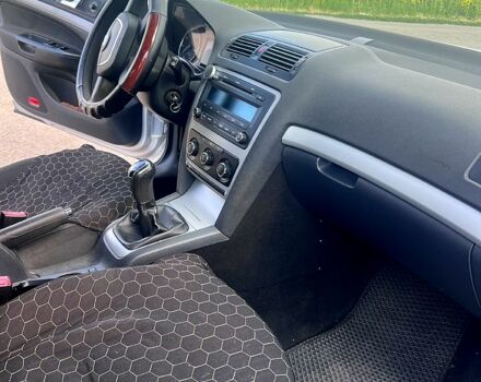 Серый Шкода Октавия, объемом двигателя 1.6 л и пробегом 180 тыс. км за 8400 $, фото 5 на Automoto.ua