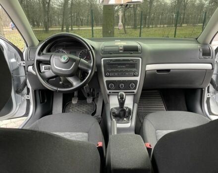 Шкода Октавия 2012 в Кропивницком (Кировограде) на Automoto.ua Серый Шкода Октавия, объемом двигателя 1.8 л и пробегом 220 тыс. км за 8499 $, фото 6 на Automoto.ua