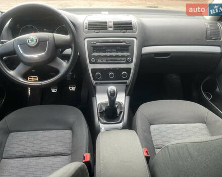 Шкода Октавія 2012 у Нежине на Automoto.ua Сірий Шкода Октавія, об'ємом двигуна 1.6 л та пробігом 215 тис. км за 8700 $, фото 14 на Automoto.ua