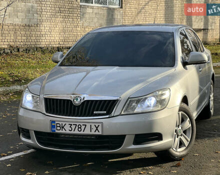 Серый Шкода Октавия, объемом двигателя 1.6 л и пробегом 254 тыс. км за 7500 $, фото 5 на Automoto.ua