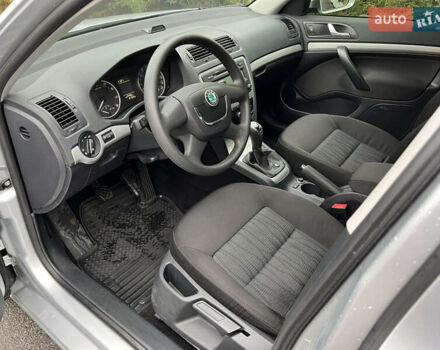 Сірий Шкода Октавія, об'ємом двигуна 1.8 л та пробігом 101 тис. км за 8950 $, фото 8 на Automoto.ua