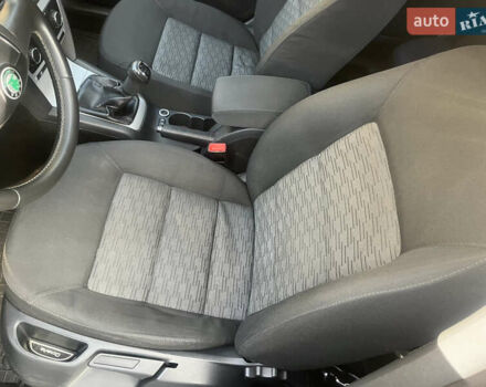 Шкода Октавія 2012 у Нежине на Automoto.ua Сірий Шкода Октавія, об'ємом двигуна 1.6 л та пробігом 215 тис. км за 8700 $, фото 13 на Automoto.ua