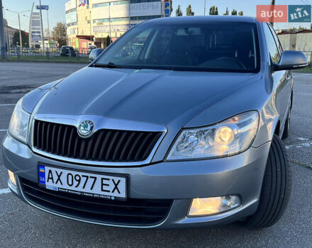 Серый Шкода Октавия, объемом двигателя 1.8 л и пробегом 200 тыс. км за 9000 $, фото 4 на Automoto.ua