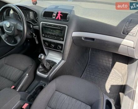 Сірий Шкода Октавія, об'ємом двигуна 1.8 л та пробігом 250 тис. км за 7800 $, фото 56 на Automoto.ua
