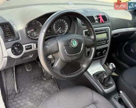 Сірий Шкода Октавія, об'ємом двигуна 1.8 л та пробігом 250 тис. км за 7800 $, фото 43 на Automoto.ua