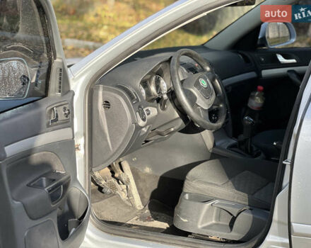 Серый Шкода Октавия, объемом двигателя 1.6 л и пробегом 254 тыс. км за 7500 $, фото 17 на Automoto.ua