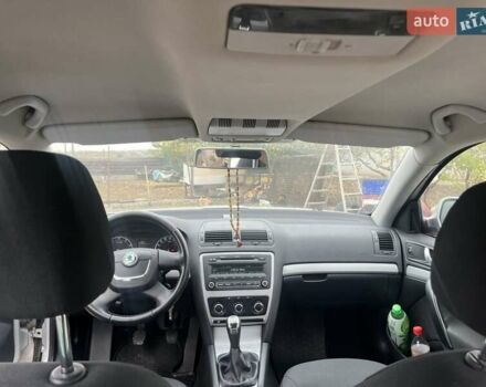 Серый Шкода Октавия, объемом двигателя 1.6 л и пробегом 210 тыс. км за 8500 $, фото 2 на Automoto.ua