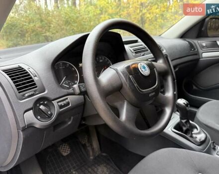 Серый Шкода Октавия, объемом двигателя 1.6 л и пробегом 173 тыс. км за 7700 $, фото 14 на Automoto.ua