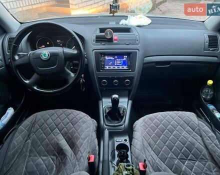 Серый Шкода Октавия, объемом двигателя 1.6 л и пробегом 235 тыс. км за 7500 $, фото 16 на Automoto.ua