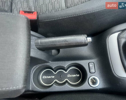 Шкода Октавія 2012 у Нежине на Automoto.ua Сірий Шкода Октавія, об'ємом двигуна 1.6 л та пробігом 215 тис. км за 8700 $, фото 18 на Automoto.ua