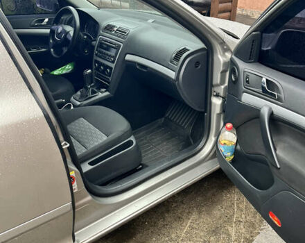 Серый Шкода Октавия, объемом двигателя 1.6 л и пробегом 204 тыс. км за 8000 $, фото 6 на Automoto.ua