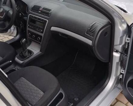 Серый Шкода Октавия, объемом двигателя 1.6 л и пробегом 170 тыс. км за 8800 $, фото 5 на Automoto.ua