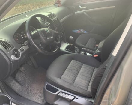 Серый Шкода Октавия, объемом двигателя 1.6 л и пробегом 290 тыс. км за 8600 $, фото 4 на Automoto.ua