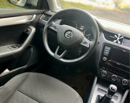 Серый Шкода Октавия, объемом двигателя 2 л и пробегом 260 тыс. км за 10500 $, фото 5 на Automoto.ua