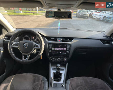 Сірий Шкода Октавія, об'ємом двигуна 1.6 л та пробігом 245 тис. км за 12999 $, фото 6 на Automoto.ua